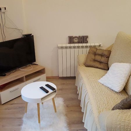 Studio Apartman D&D บานโจเล ภายนอก รูปภาพ