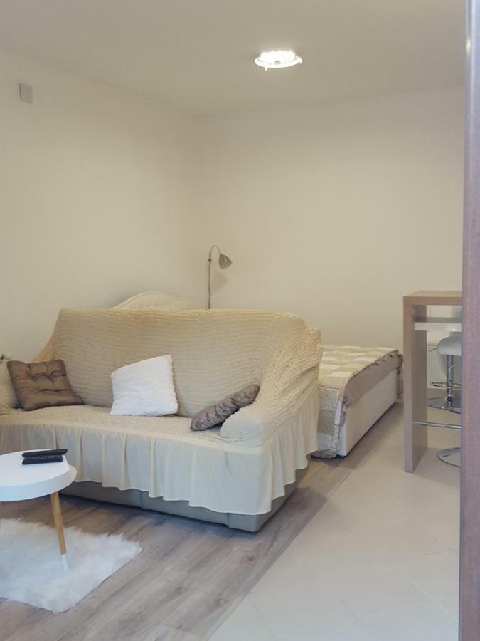Studio Apartman D&D บานโจเล ภายนอก รูปภาพ