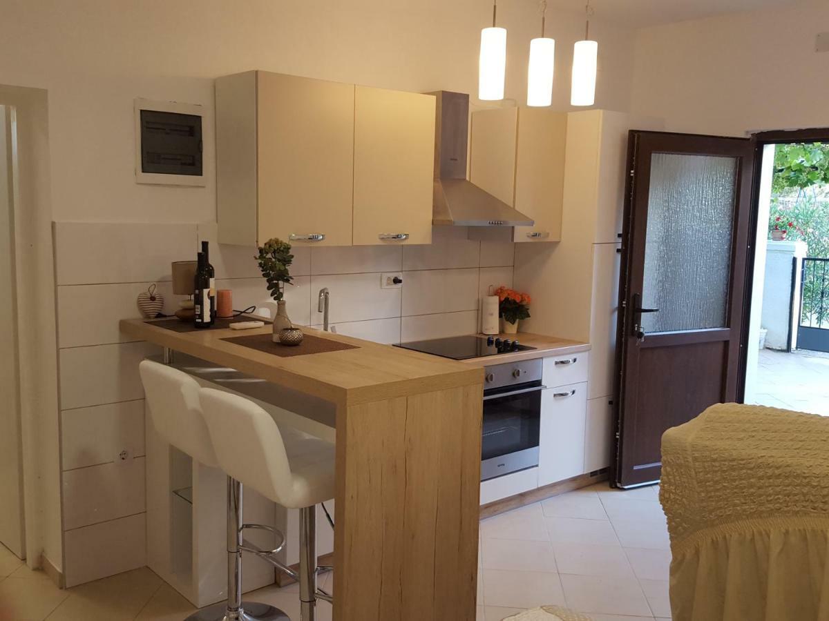 Studio Apartman D&D บานโจเล ภายนอก รูปภาพ