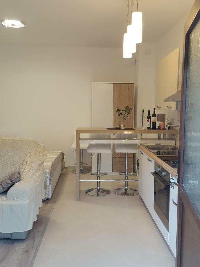 Studio Apartman D&D บานโจเล ภายนอก รูปภาพ