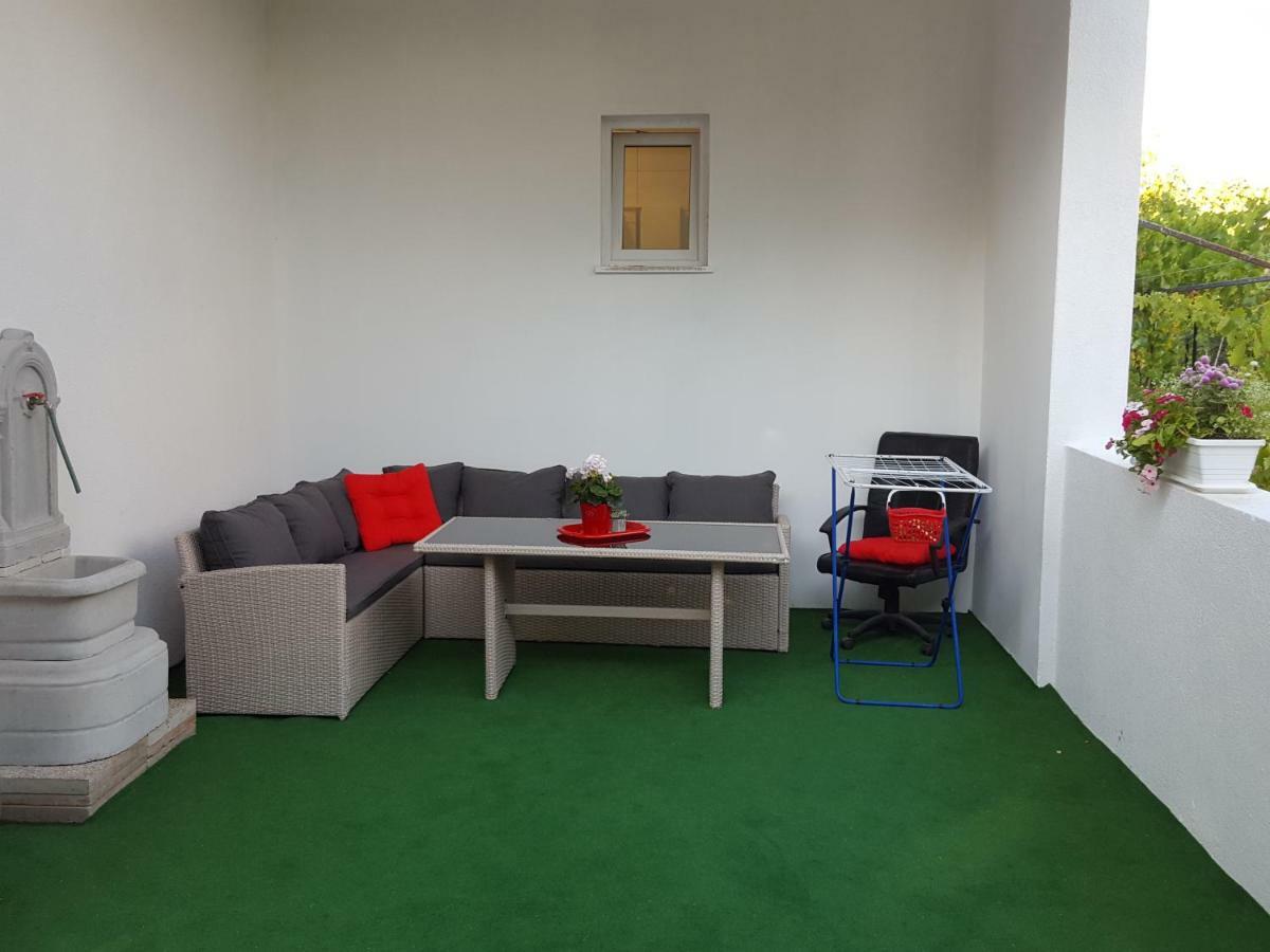 Studio Apartman D&D บานโจเล ภายนอก รูปภาพ
