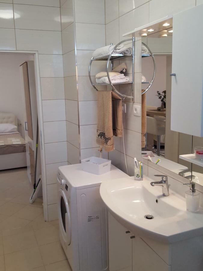 Studio Apartman D&D บานโจเล ภายนอก รูปภาพ